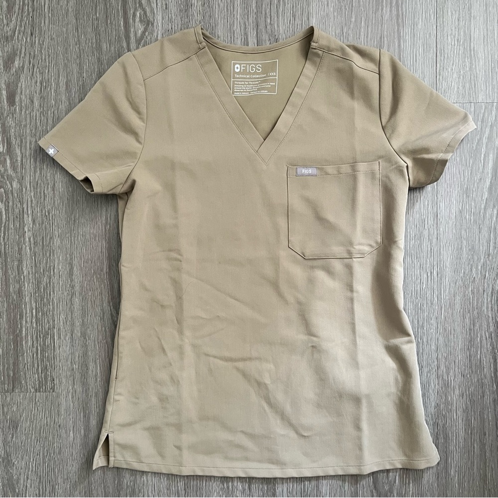 Catarina One-Pocket Scrub Top